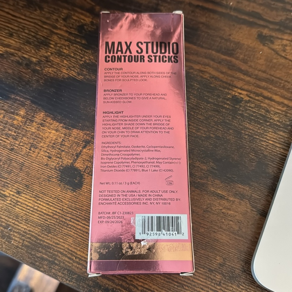 BNIB Max Studio Contour Sticks Set - Picture 2 of 2
